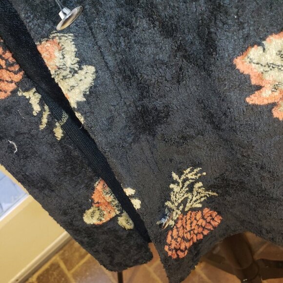 Cedar Island Black, Red & Orange Fall Over Shirt, Size L - Picture 3 of 7